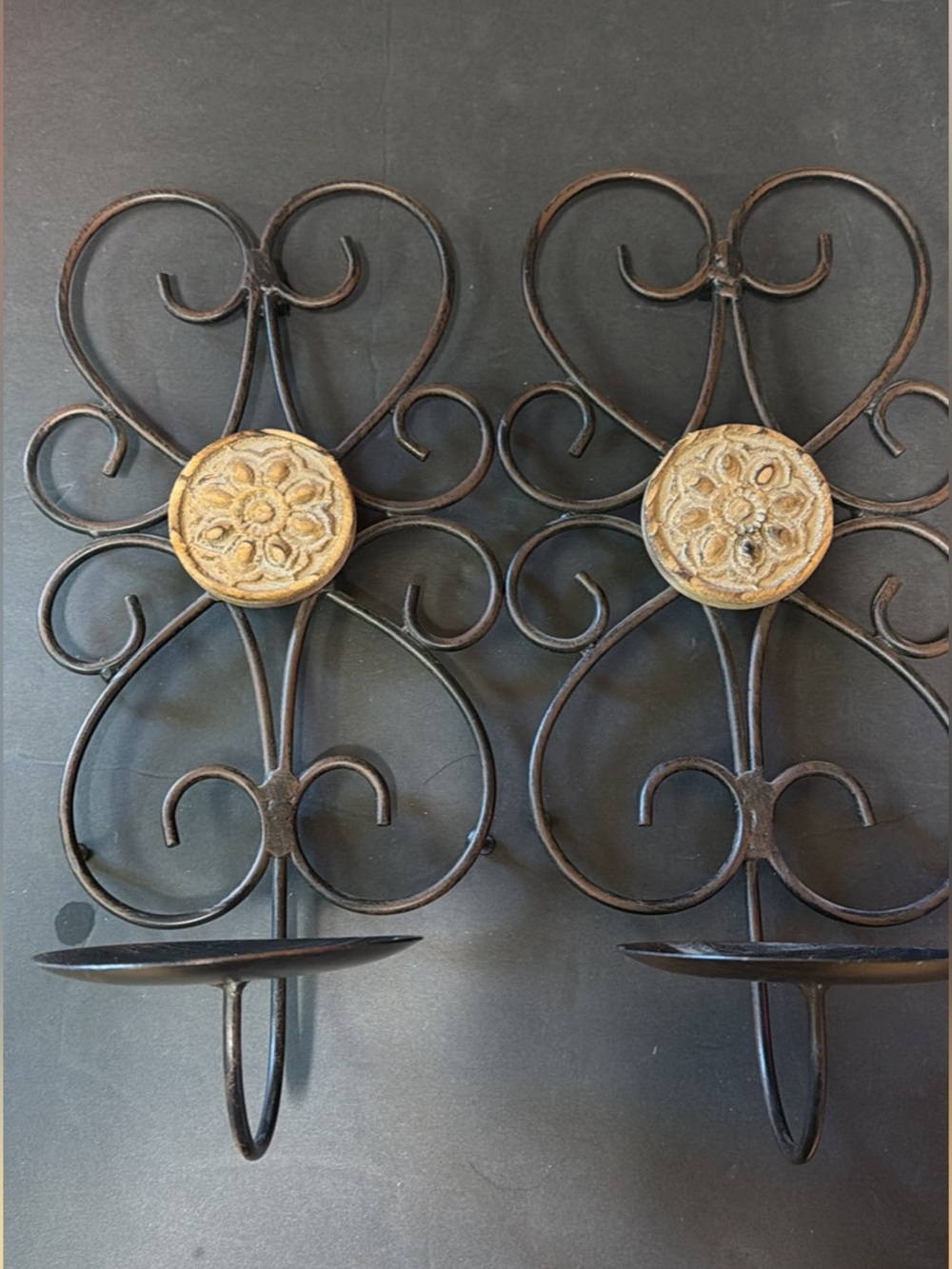 Decorative Metal Wall Sconce with bronze Medallion - Black and bronze